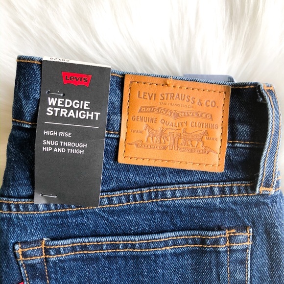 NWT Levi’s Premium Wedgie Straight Frayed Hem - Picture 6 of 7